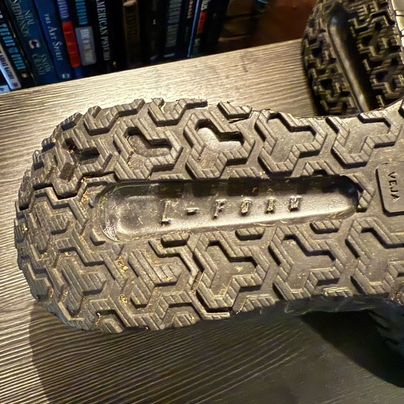 Veja x Rick Owen’s all black v-knit men’s sneakers - Picture 6 of 7